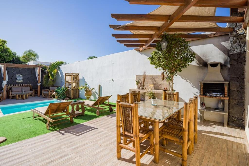 Villa La Isla By Rentaholidayslanzarote Playa Blanca  Extérieur photo