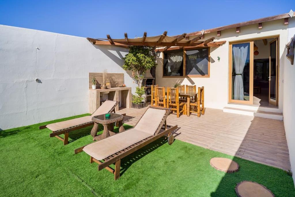 Villa La Isla By Rentaholidayslanzarote Playa Blanca  Extérieur photo