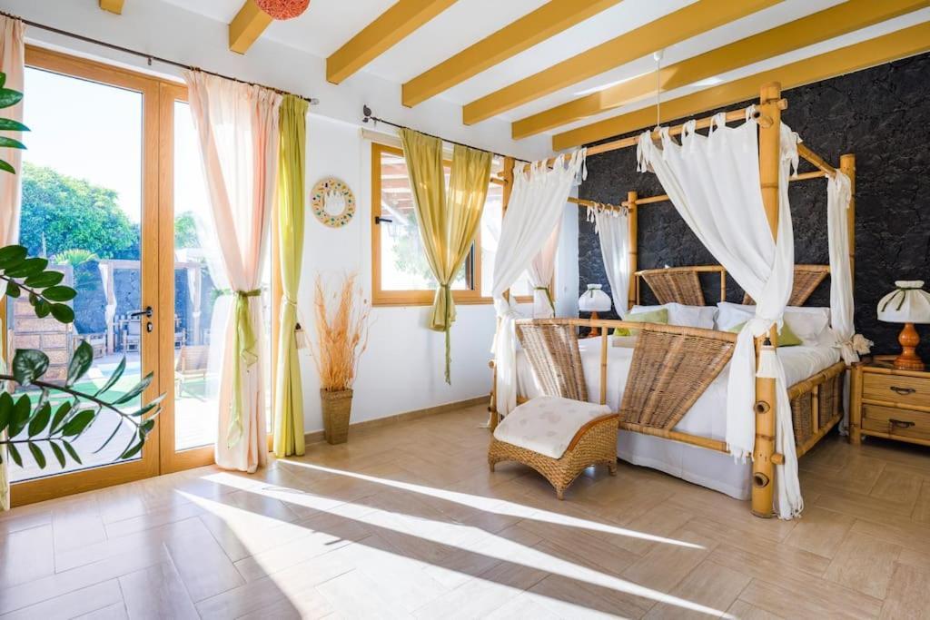 Villa La Isla By Rentaholidayslanzarote Playa Blanca  Extérieur photo